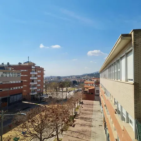 Luminoso Y Bien Ubicado En La Zona Olimpica De Barcelona *